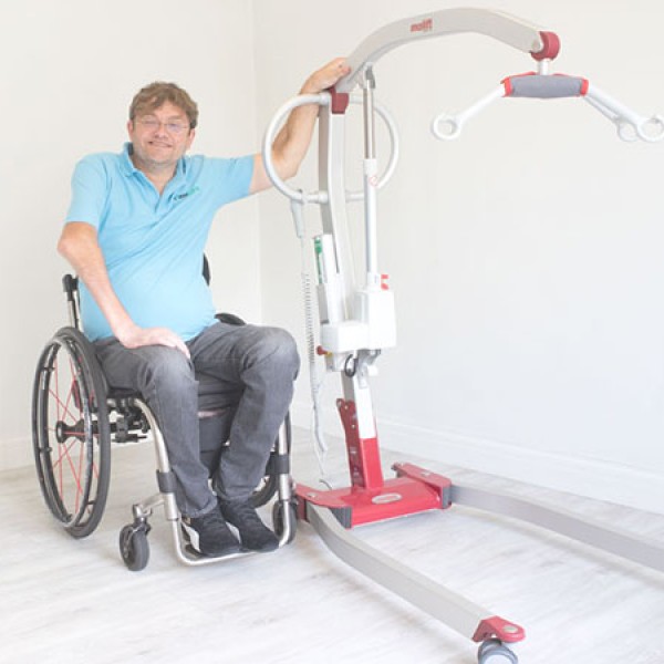 Travel hoist for the disabled