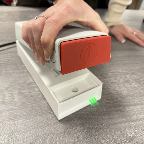 Molift Battery Charger GEN 2 with battery being disconnected Molift Battery Charger GEN 2 with battery being disconnected